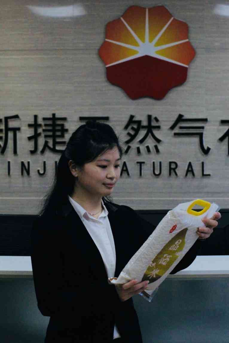 一站式接单海报设计平台：满足多种需求，轻松创建个性化海报