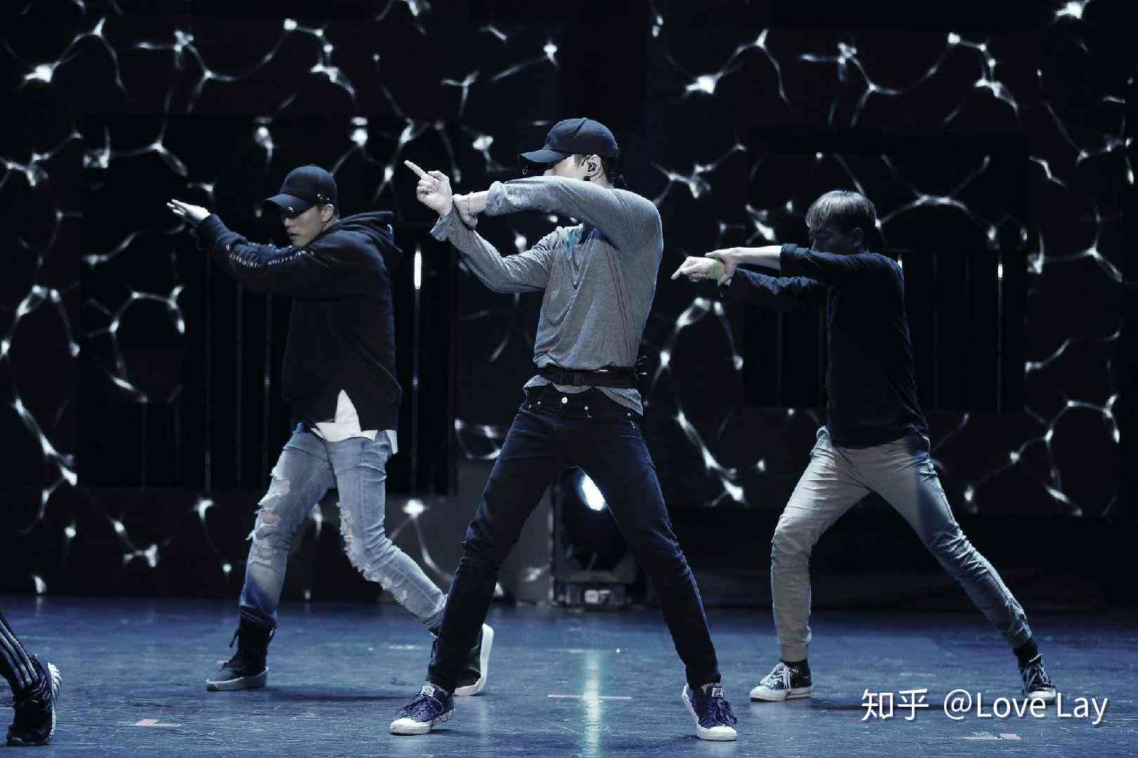 探索B站舞王风采：热门舞者盘点与精选舞姿集锦