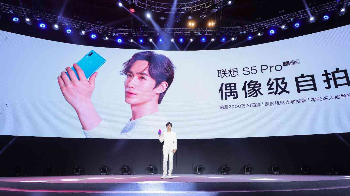 全面指南：打造自定义AI功能的智能手机应用程序开发教程