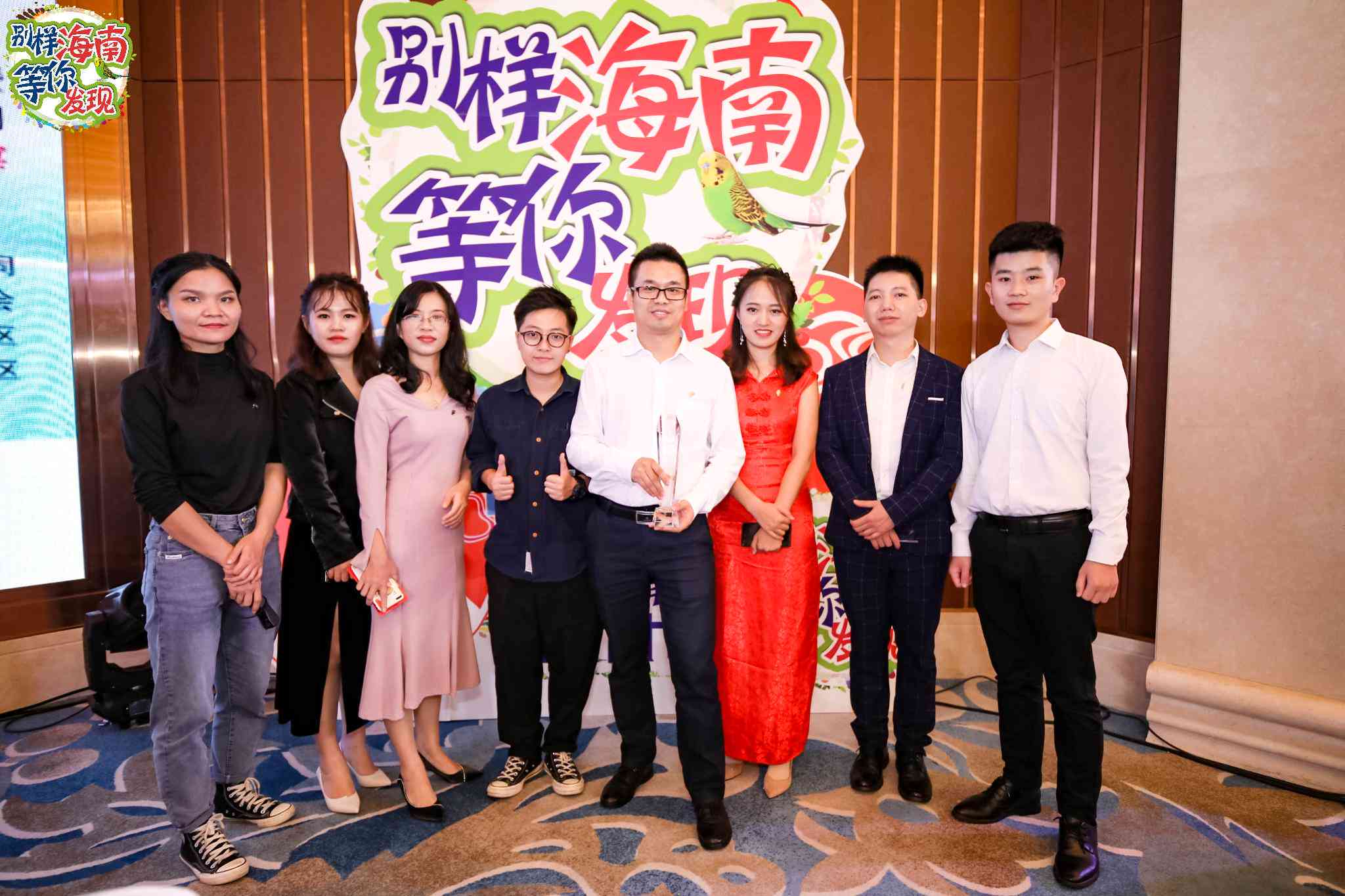 AI赋能国庆营销：打造全方位爆款文案攻略，覆选题、创意与优化技巧