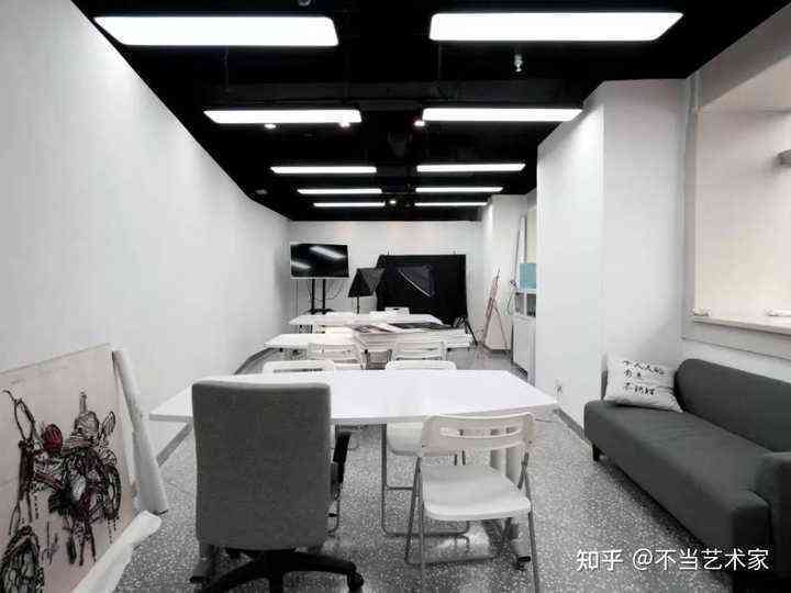 创作工作室是干嘛的：功能、必备要素及与创作者工作室、创作室的区别