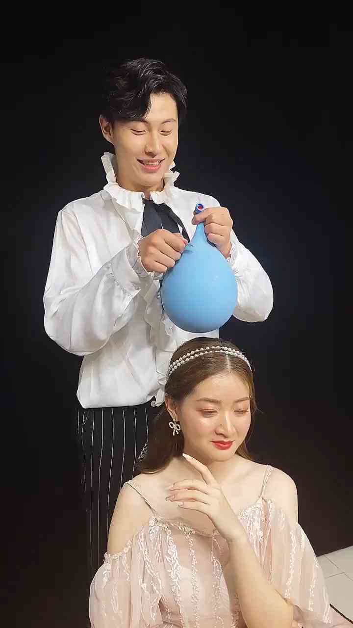 ai婚纱变脸文案短句搞笑：婚礼现场欢乐搞怪，瞬间变脸笑翻全场