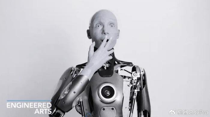 人工智能惊悚互动：揭秘机器人恐怖对话之谜