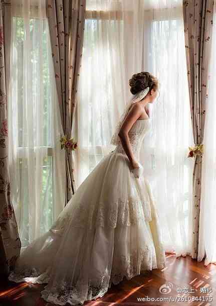 ai绘画婚纱与生活的文案怎么写：打造独特浪漫婚礼传