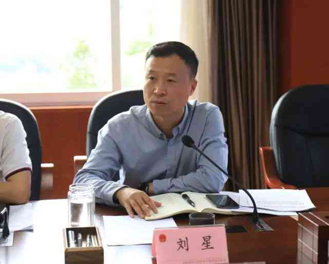 探讨同时从事两份工作的合法性与潜在法律风险