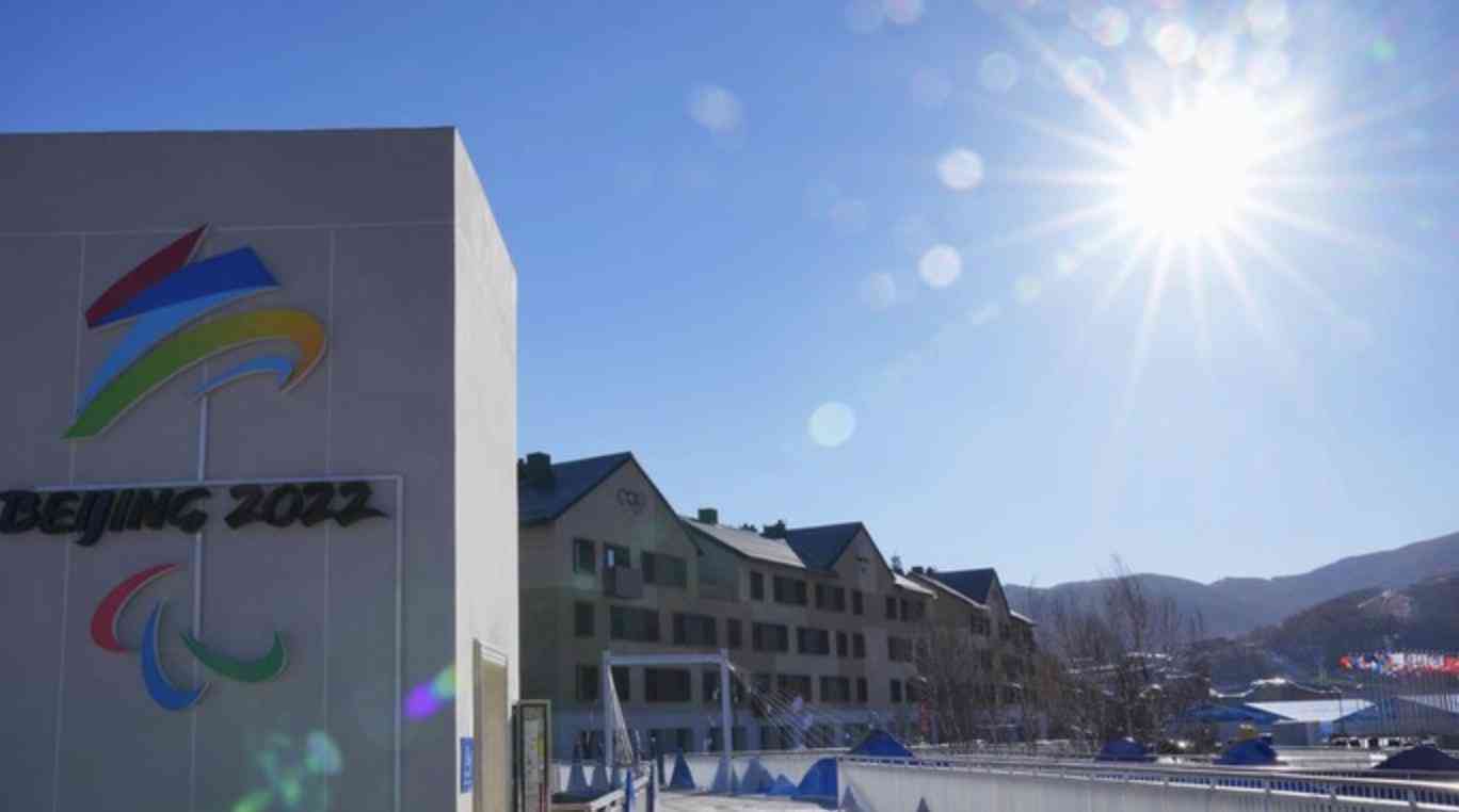 未来互动：智能机器人打造全新朋友圈社交体验