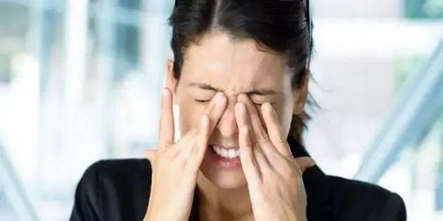 眼袋文案如何撰写眼袋朋友圈文案指南