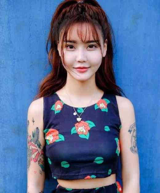 打造独特浪漫：如何为婚纱照撰写创意文案与感人寄语