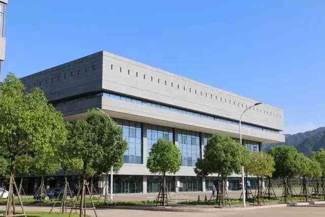 '基于超星平台的论文写作章节知识点自我测试与评估'