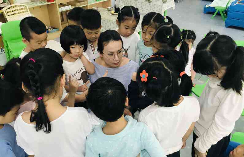如何撰写吸引人的唱歌相关文案：全面攻略涵技巧、风格与情感表达