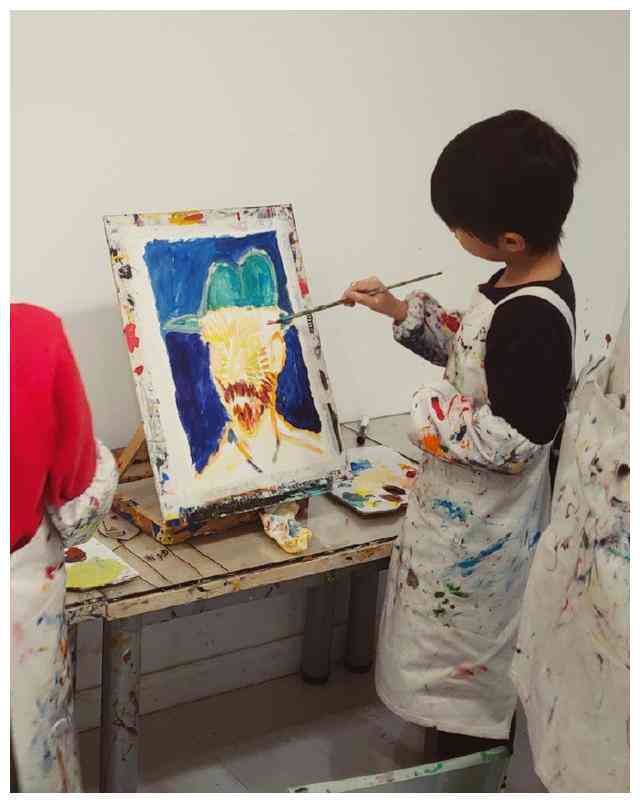 亲和儿子的画画：一场画法对决与作品展示PK