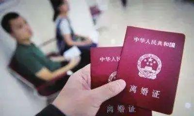 乘务员需要什么证认定工伤