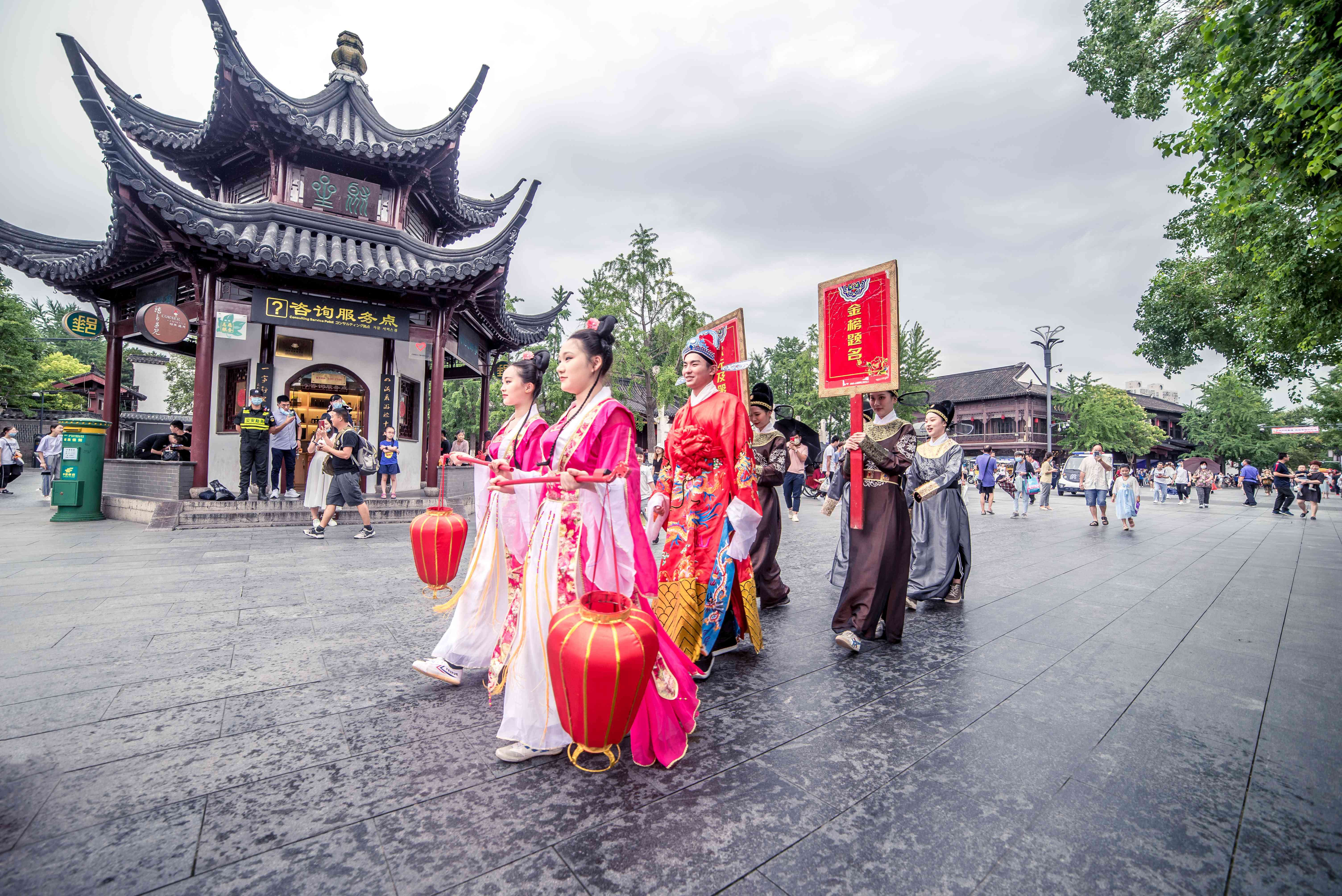 揭秘时光穿梭机的神奇功能：探索过去与未来的无限可能