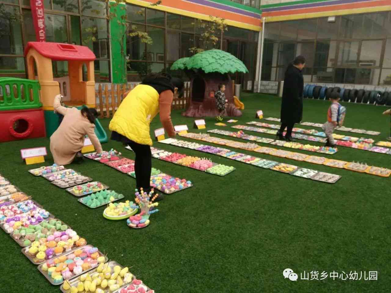 亲子创意绘画：活动方案与作品展示及黑卡纸绘画技巧