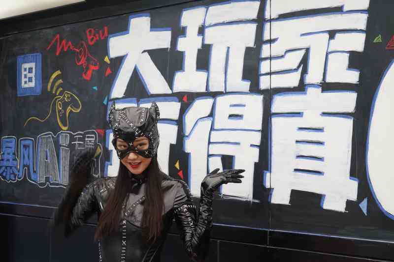 怎么用AI创作歌曲赚钱的软件及推荐列表详解
