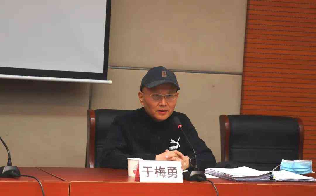 AI写作免费一键生成软件推荐及公文撰写助手
