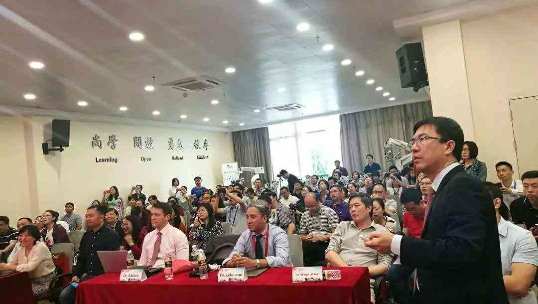深入探讨AI智能：技术革新与未来展望