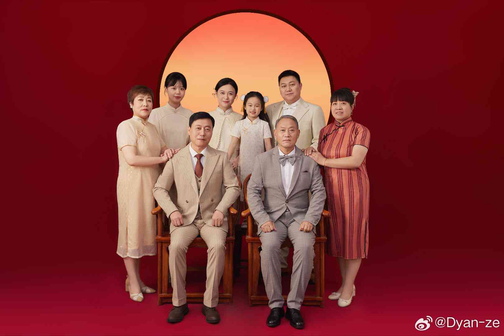 龙年全家福AI照片定制：打造一家四口独特念瞬间