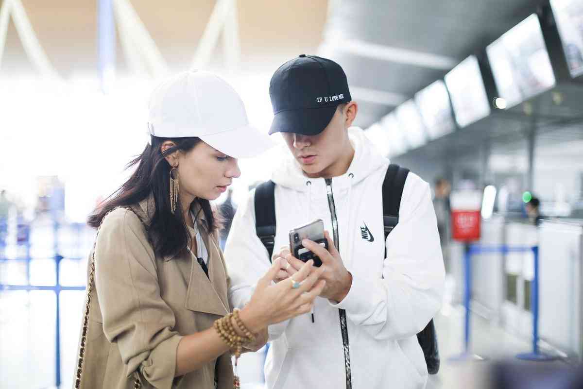 n爱人的文案短句：干净打动人心的爱情语录