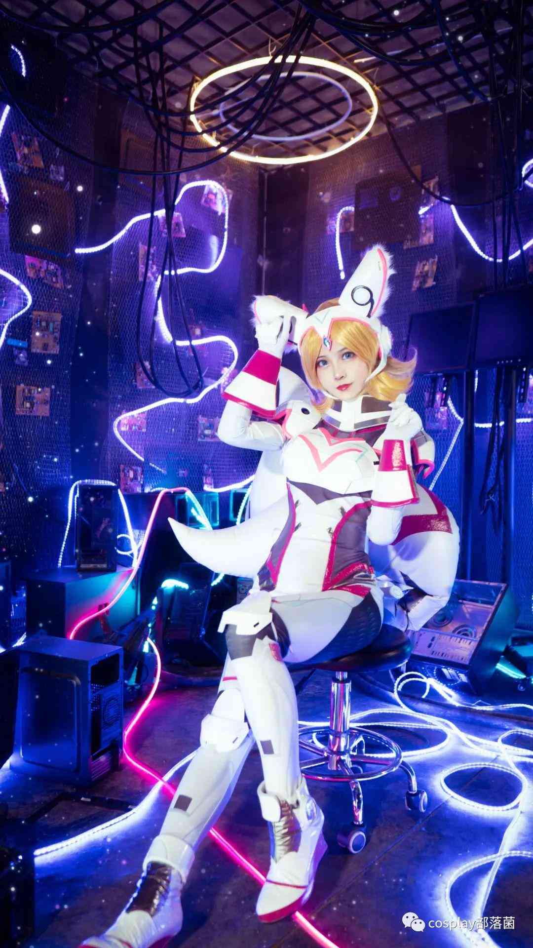 利用AI创作助手高效盈利：打造个性化内容创作赚钱攻略
