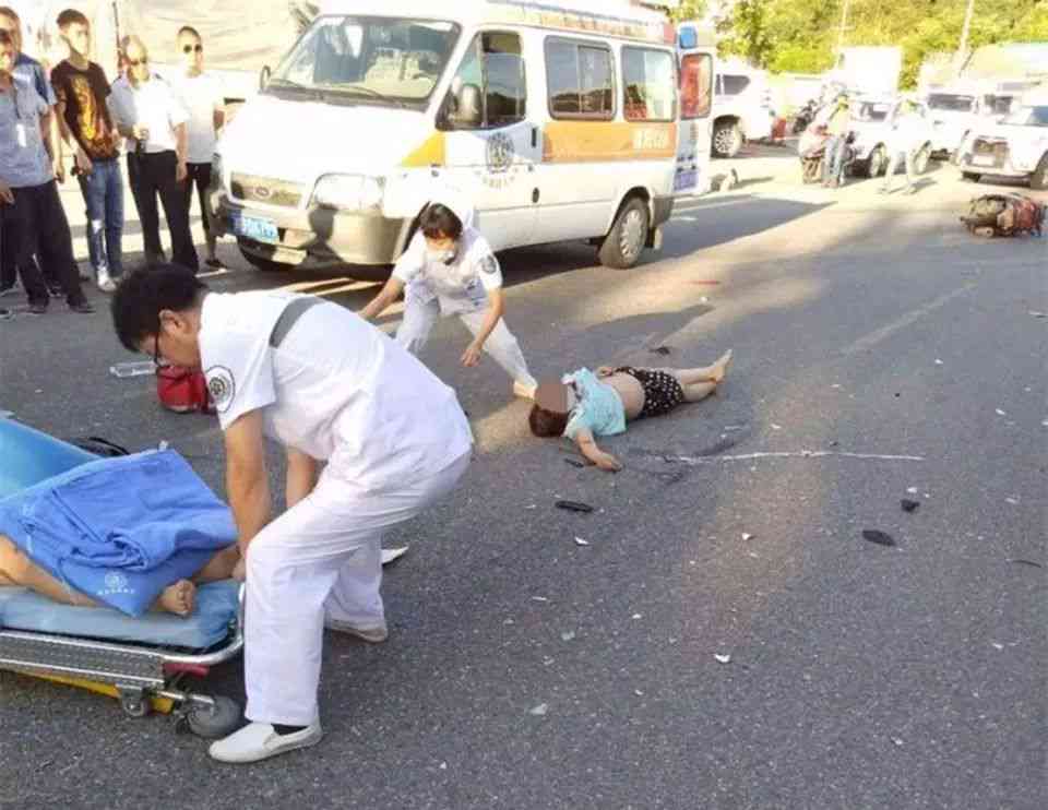 交通事故中公务员怎么处理车祸致残问题