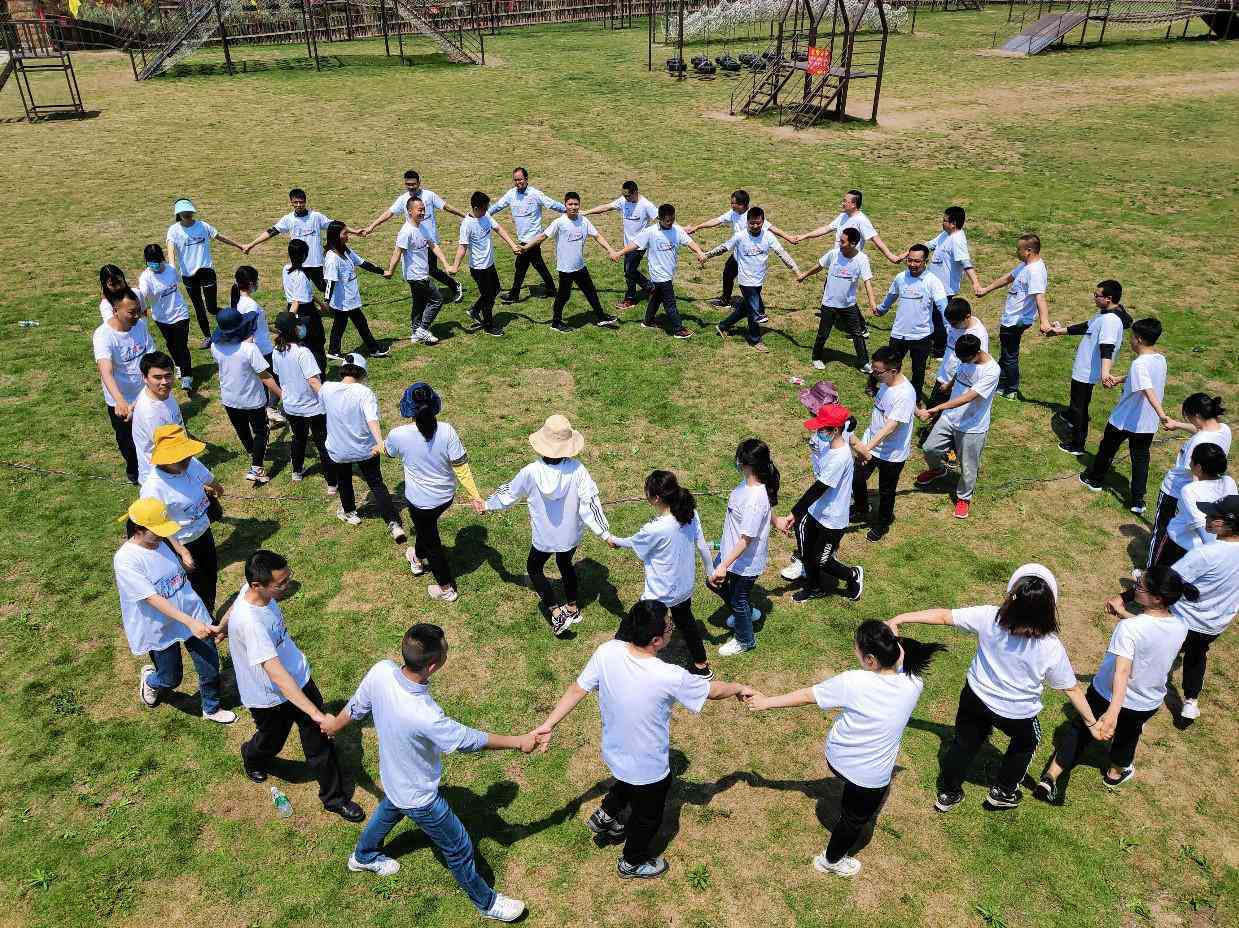 团建受伤公司有责任么：如何要求赔偿及公司应负的责任