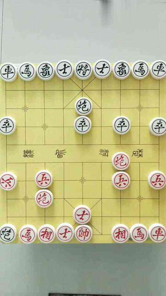 和老头下象棋：手机软件对决，每盘连胜分享说说