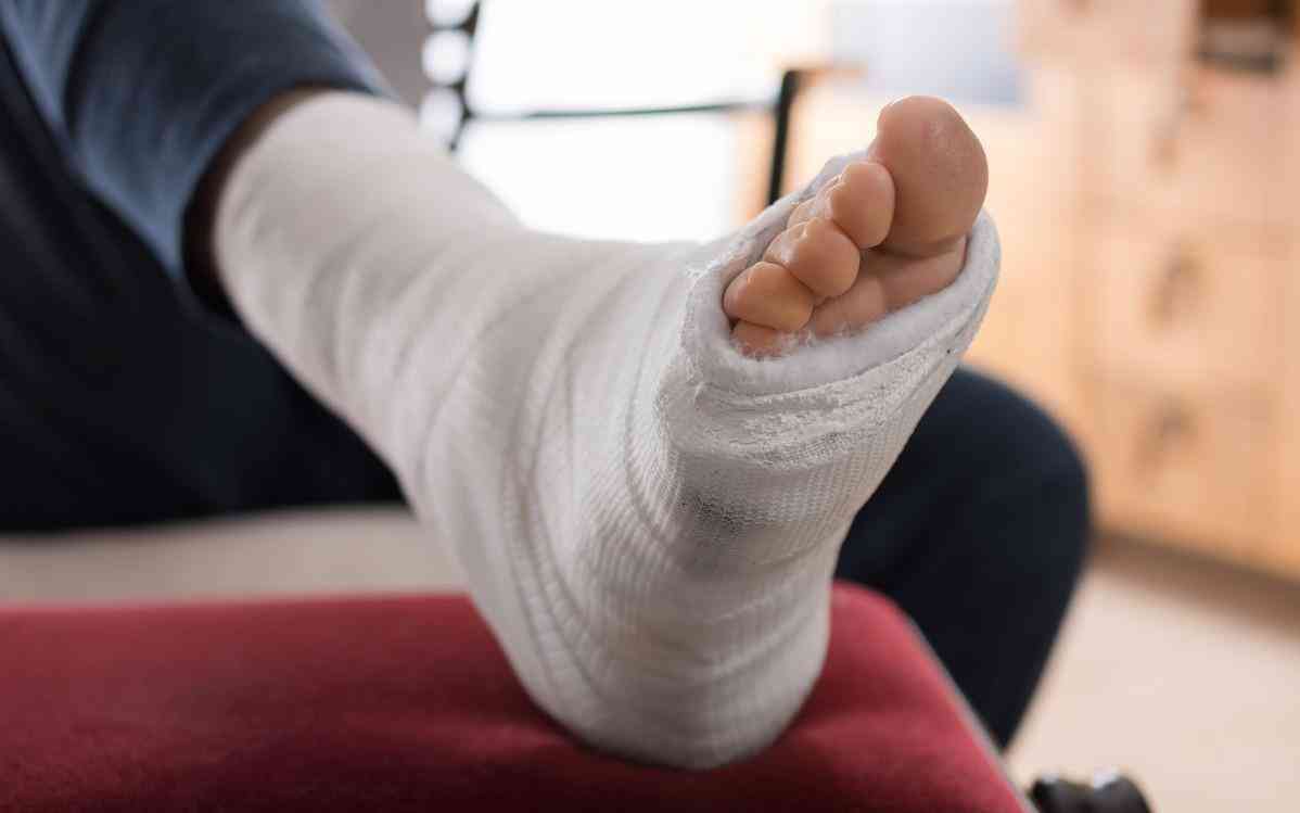 工伤半月板手术：能否合九级伤残评定标准