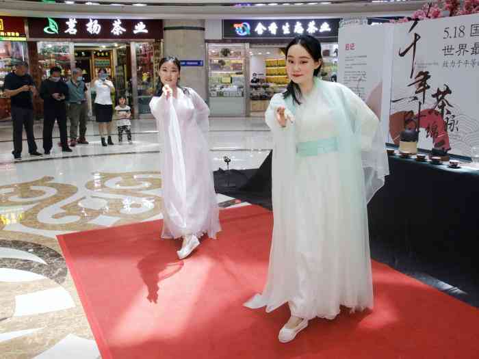 探索热门头条：多元化创作领域涵哪些关键词亮点