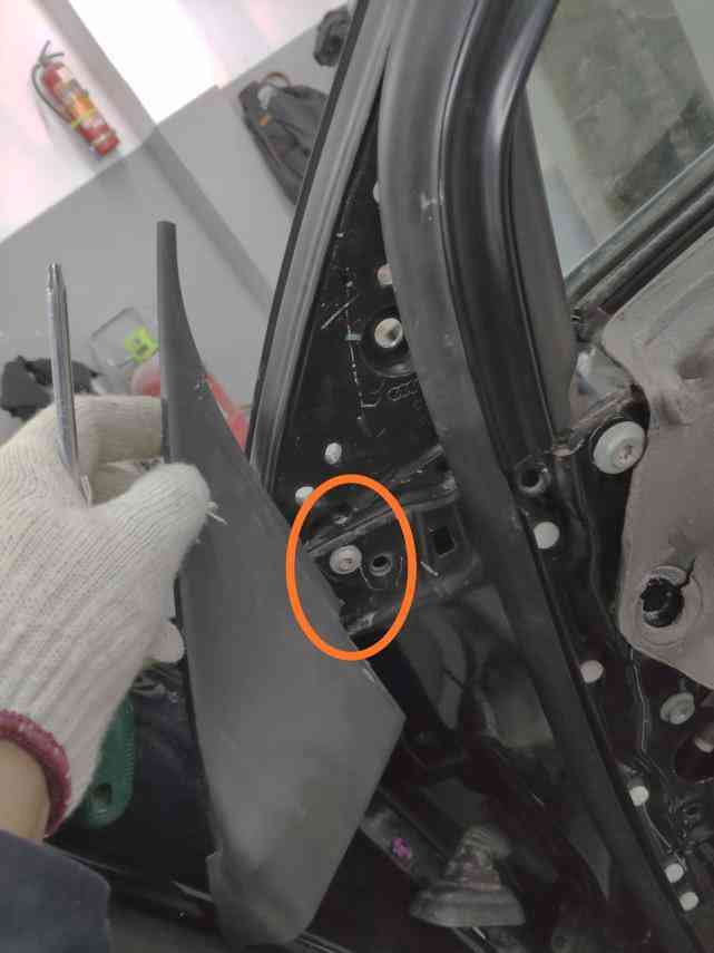 奥迪AI智能科技整合营销传播策略：打造智能化驾驶体验的全渠道推广方案