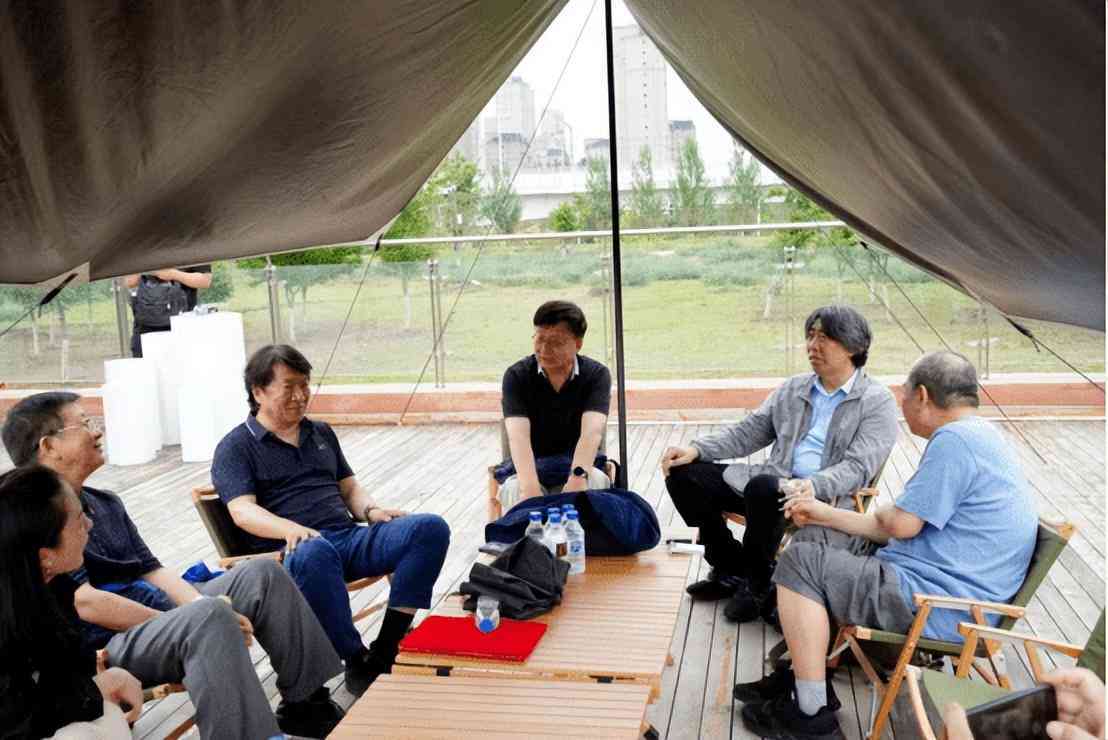 AI智能创作工具：一键生成文章、诗歌、故事等多样化内容，满足各类创作需求