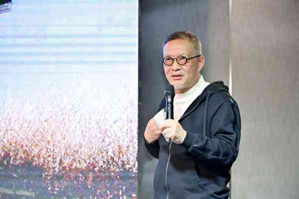 人工智能替代人类工作：全面解析AI在各行各业的应用与潜力