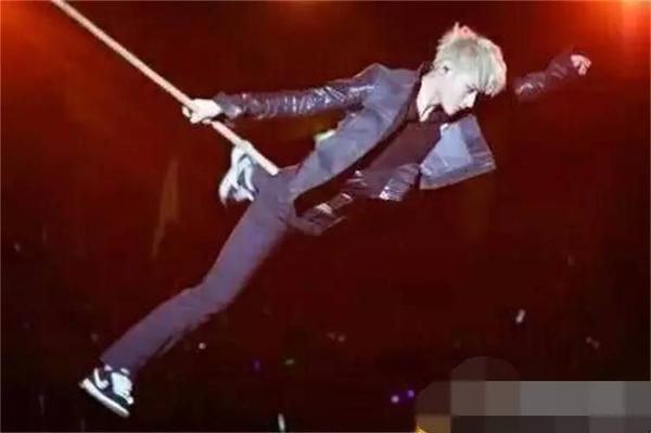 单方面事故怎么认定工伤及其赔偿等级判定与工伤认定标准