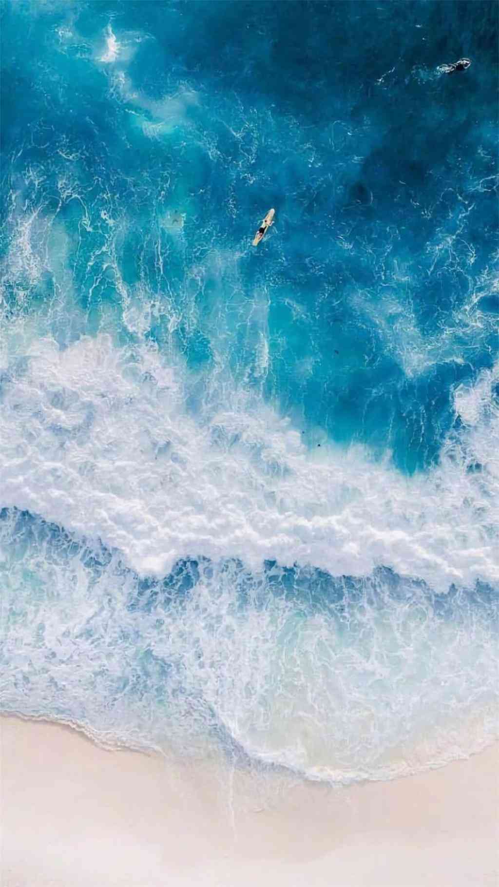 沙滩壁纸海浪：高清全屏沙滩壁纸海浪