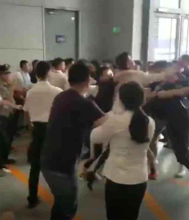 工厂内部冲突应急处理与预防策略：打架全方位解决方案