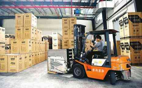 公司叉车工引起别人工伤：事故调查及责任追究情况通报