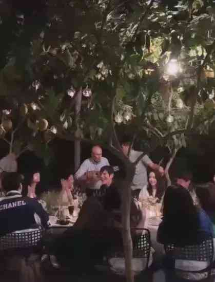 抖音婚纱照发布指南：精选配文创意与热门话题，全面提升婚纱照吸引力