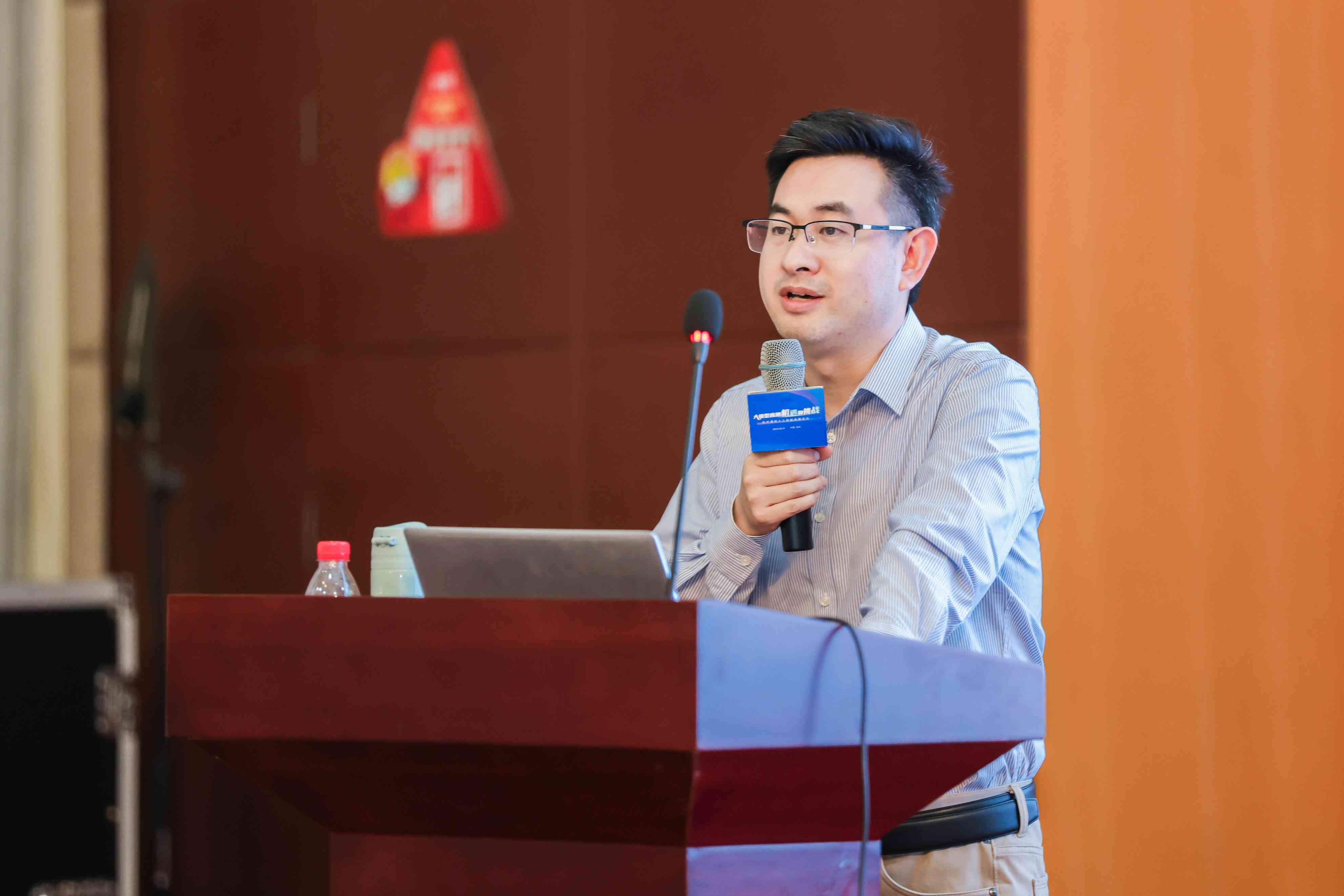 ai数据标注是什么样工作：薪资水平、赚钱方式及行业前景解析