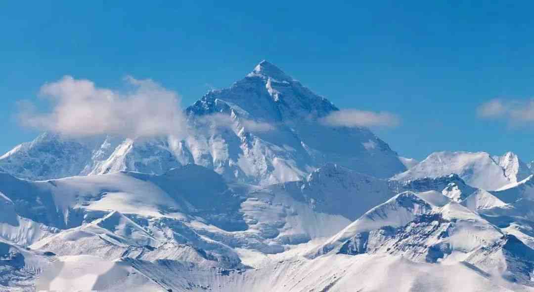 融合AI技术：绘制绝美雪山风光的创意文案撰写指南