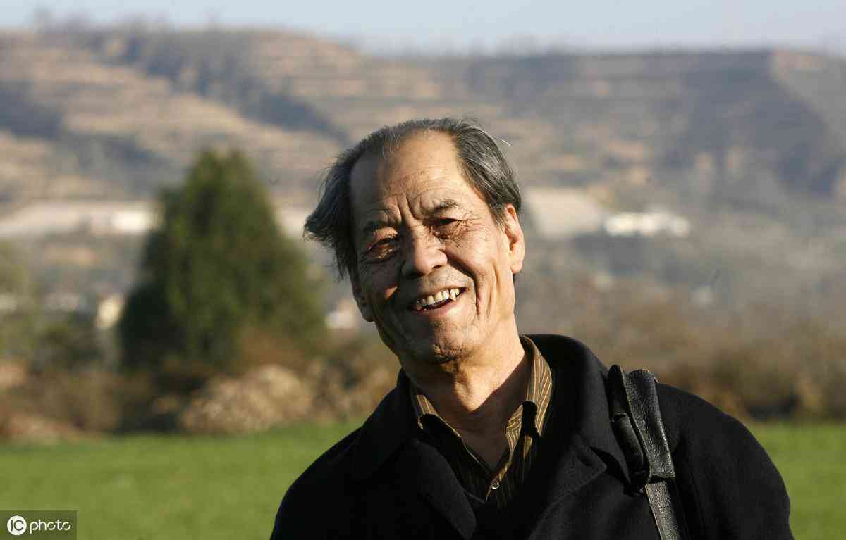 如何彻底关闭AI写作助手的语音提示功能