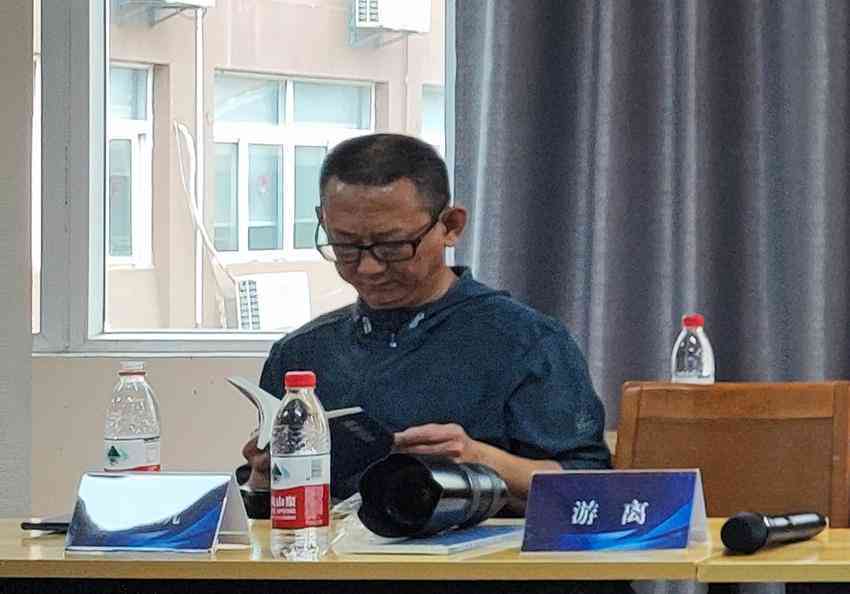 华为AI作诗在线助手——最新版写作软件
