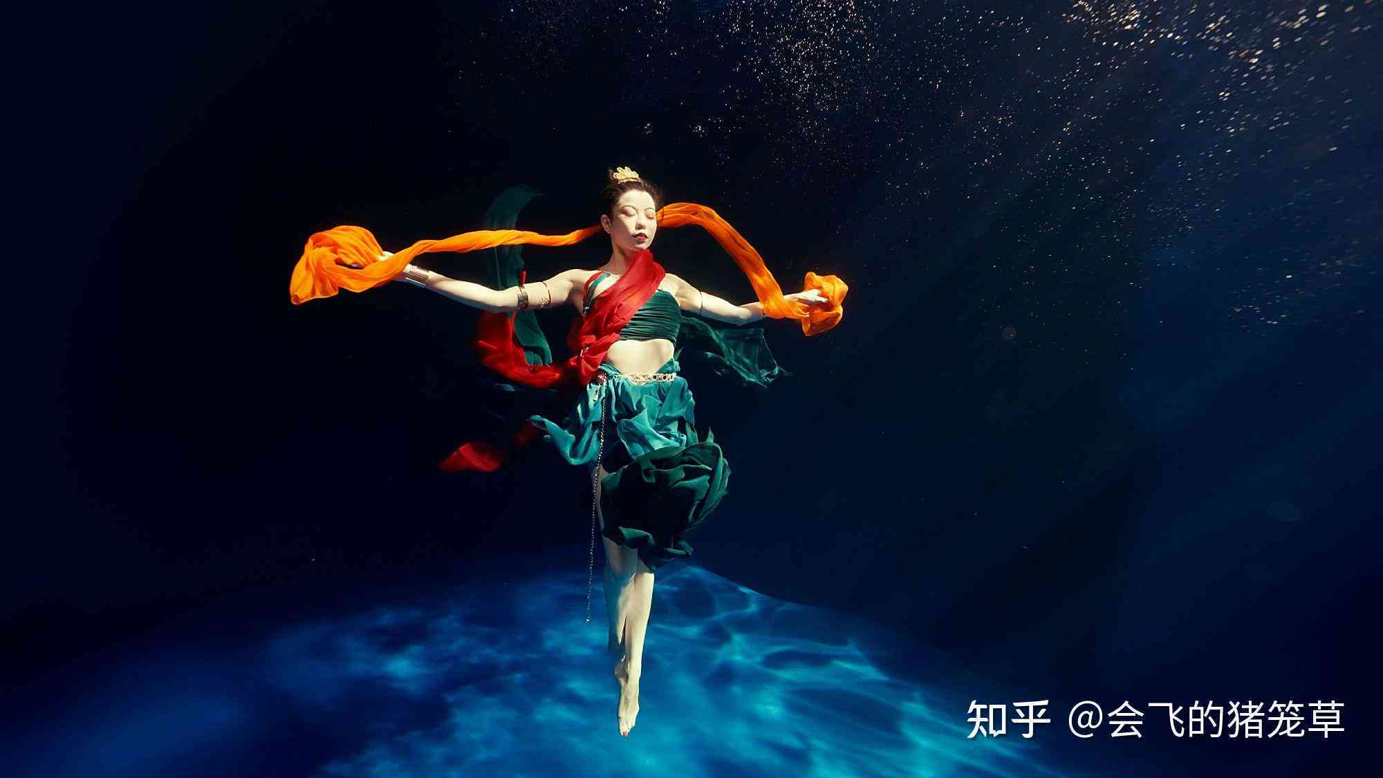 ai丹丹创作：爱唱歌跳舞的丹丹感情故事，创意画展现爱情在哪里