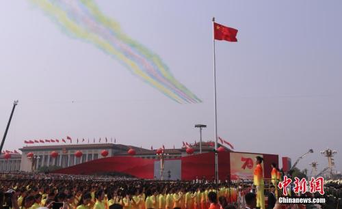 国庆瞬间：光影记录下的辉煌时刻照片配文