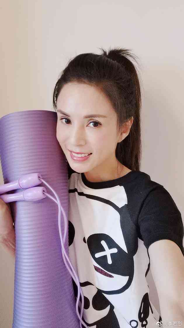 跳绳配文：创意十则与详细说明（100字以内）