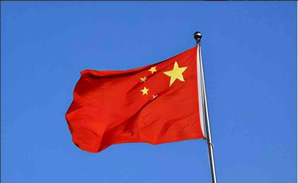 '公司内部冲突导致员工双方受伤，管理疏漏引关注'