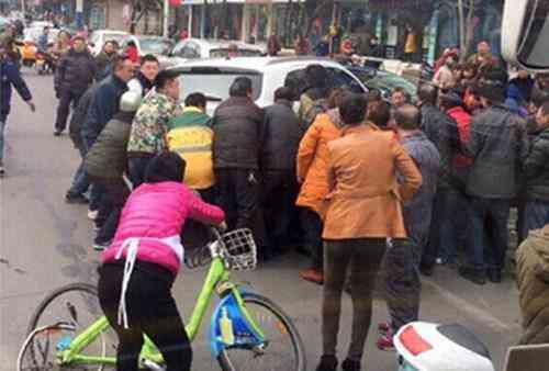 员工事故全责是否全是公司承担：员工开车撞人及车祸责任公司是否需补偿
