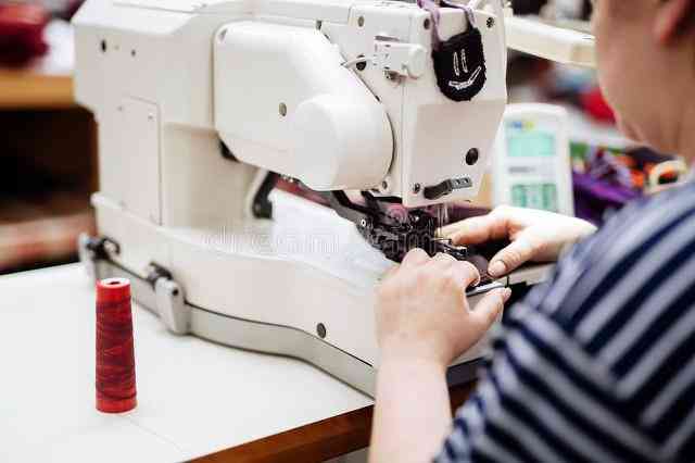 员工出车祸认定工伤标准及赔偿最新规定