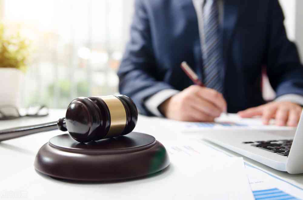 员工受工伤应该得到哪些赔偿：内伤及赔偿金详解