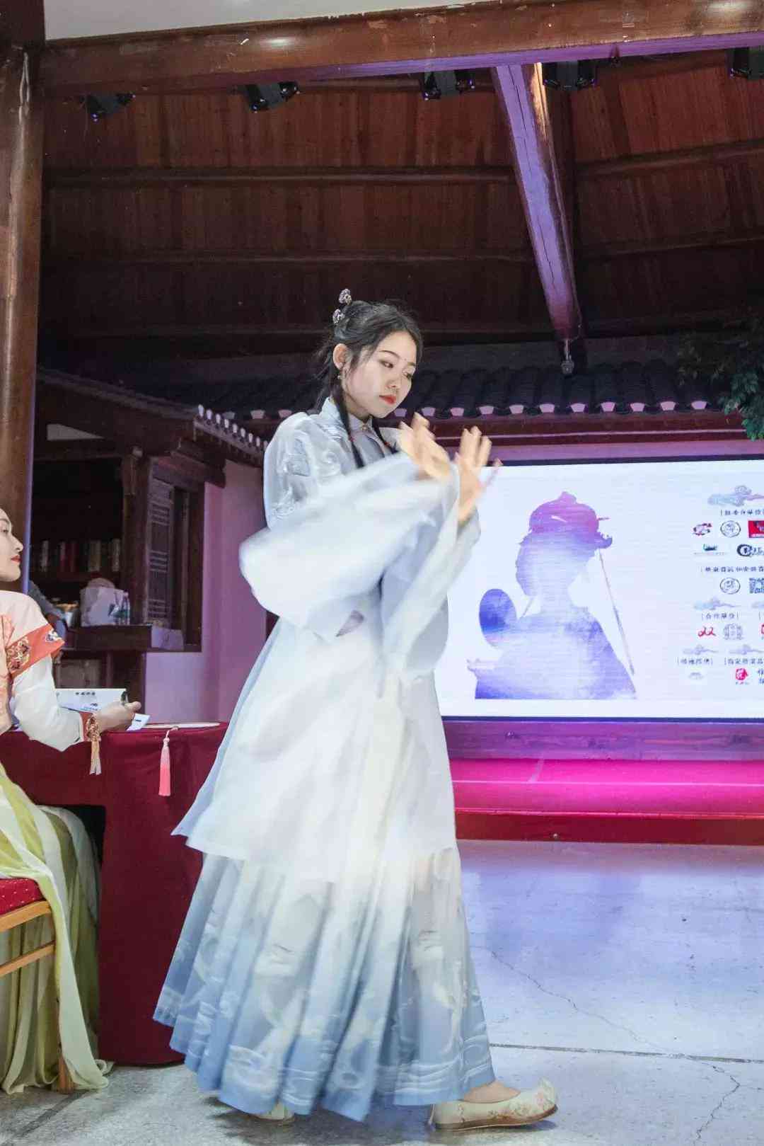 古韵流芳：经典诗词创作与交流平台