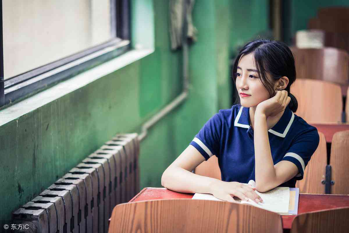 手机怎么写作文：电子版制作、格式调整、文档发送及微信传输教程